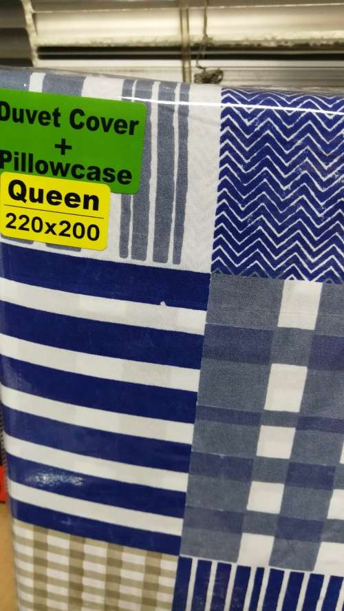 DUVET 3PCE SET -QUEEN bed WITH 2 STANDARD PILLOW CASES