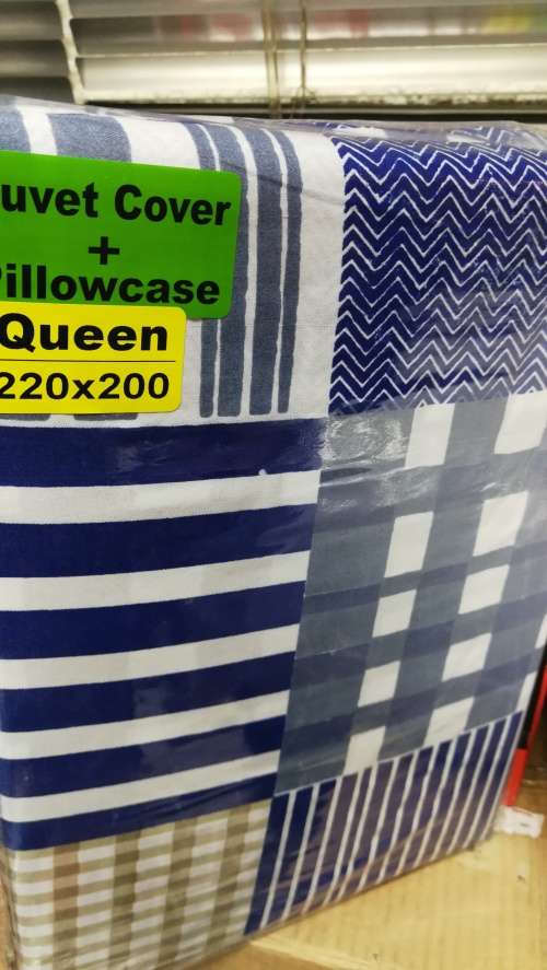 DUVET 3PCE SET -QUEEN bed WITH 2 STANDARD PILLOW CASES