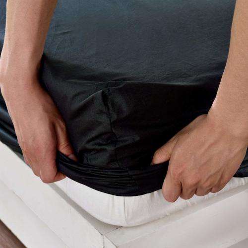 QUEEN-ELASTICATED FITTED SHEET + TWO PILLOW CASES colors per table in description