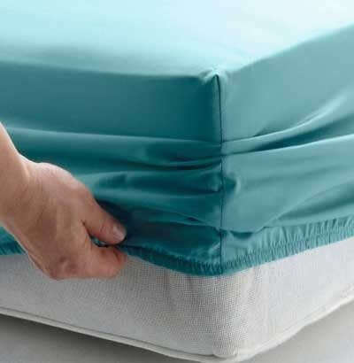 QUEEN-ELASTICATED FITTED SHEET + TWO PILLOW CASES