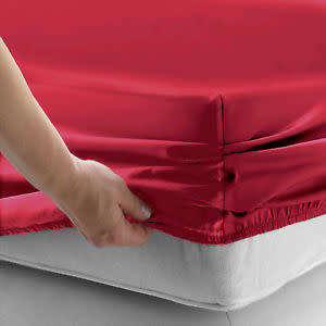 QUEEN-ELASTICATED FITTED SHEET + TWO PILLOW CASES