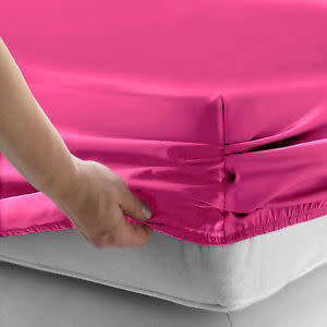 QUEEN-ELASTICATED FITTED SHEET + TWO PILLOW CASES colors per table in description