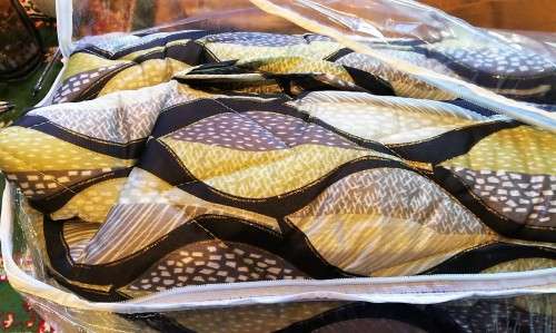 COMFORTER SET -QUEEN  SIZE bed . 5PIECE*** EQUISITE QUALITY*** SATIN FINISH SEE DESCRIPTION