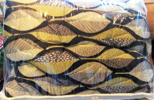 COMFORTER SET -QUEEN  SIZE bed . 5PIECE*** EQUISITE QUALITY*** SATIN FINISH SEE DESCRIPTION