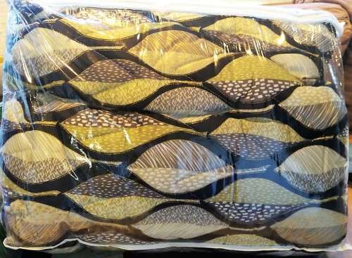 COMFORTER SET -QUEEN  SIZE bed . 5PIECE*** EQUISITE QUALITY*** SATIN FINISH SEE DESCRIPTION