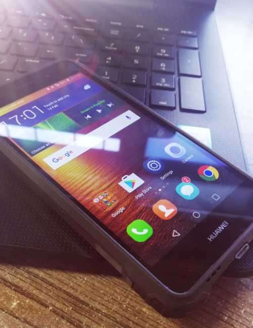 HUAWEI P8 LITE ***EXCELLENT MOBILE ** WITH LTE *13 MP CAMERA****BARGAIN