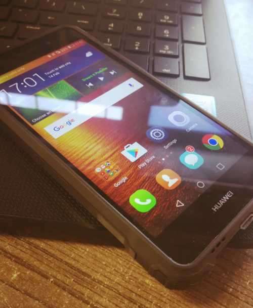 HUAWEI P8 LITE ***EXCELLENT MOBILE ** WITH LTE *13 MP CAMERA****BARGAIN