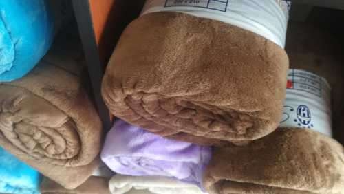 BED THROWS .LUXURIOUS QUALITY***FRIDAY BARGAINS*** VALUED @R499