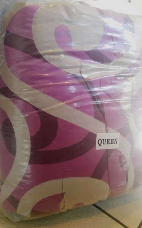 COMFORTER SET...SIZES ,QUEEN- STOCK MUST CLEAR-