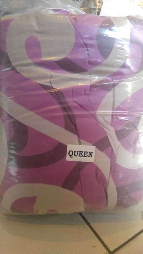 COMFORTER SET...SIZES ,QUEEN- STOCK MUST CLEAR-