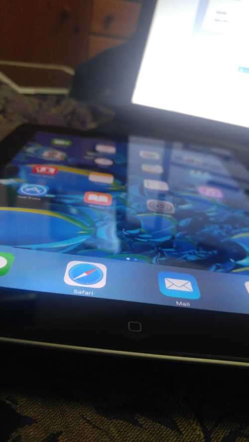 APPLE IPAD2 |9.70 INCH| 32GB | WiFi & 3G| SPACE GREY | * IPAD 2**9.70-inch ***EXCELLENT CONDITION***