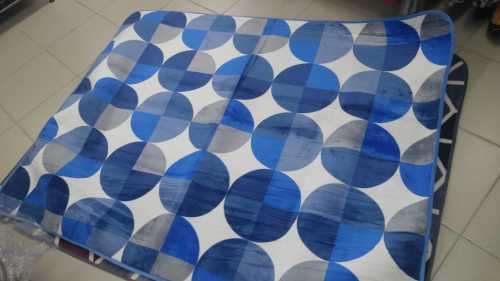 CARPET ...MEMORY FOAM ...EXCELLENT ,,SUPER SOFT BEAUTIFUL TO ENHANCE ANY ROOM :1900MM X 1400MM