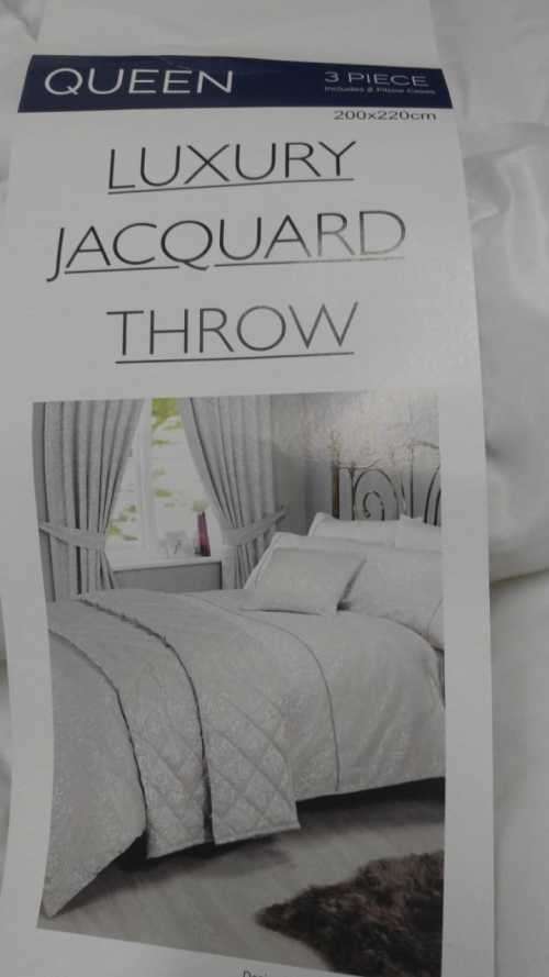 Super Luxury 3pc Jacquard Quilted Bedspread Comforter Throw Set (QUEEN, Cream) READ DESC