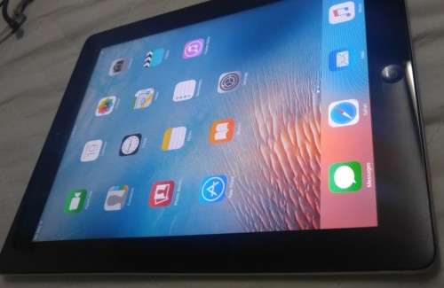 APPLE IPAD2 |9.70 INCH| 32GB|WiFi &3G| SPACE GREY |MC774ZP/A*IPAD 2*9.70-inch***EXCELLENT CONDITION*