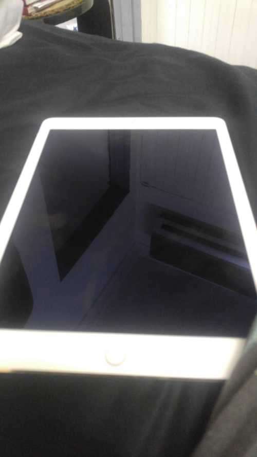 APPLE IPAD AIR2* GOLD*MODEL A1567 *ICLOUD LOCKED ...SOLD FOR SPARES