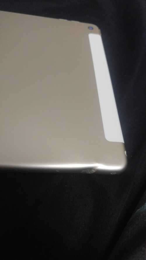 APPLE IPAD AIR2* GOLD*MODEL A1567 *ICLOUD LOCKED ...SOLD FOR SPARES