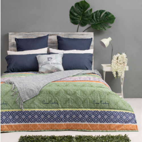 LUXURY PIERRE CARDIN STUNNING *WOW*COMFORTER* QUEEN SIZE *OPTION TO UPGRADE TO KING**