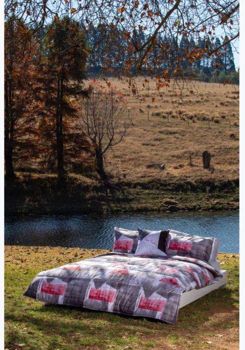 Luxury Arrivals stunning*GENUINE*Pierre Cardin Comforters.Quality:superb:queen*option upgrade -King