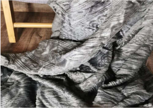 New Arrivals Super Soft *REDUCED*EMBOSSED:BED Throw  WOW*STUNNING -125x150cm---BARGAIN--- *grey only