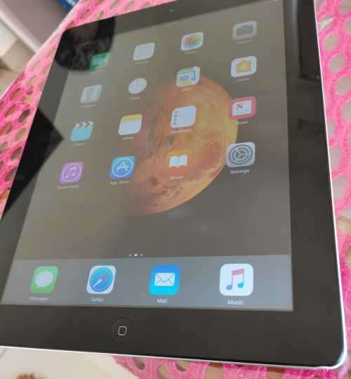 IPAD 4 | 16GB | WiFi | BLACK | RETINA | MD510HC/A*IPAD4 RETINA DISPLAY *EXCELLENT CONDITION*****WOW