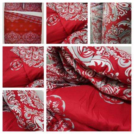 COMFORTER 3PIECE**STUNNING  SET IN QUEEN* RED AND GREY**** ITS ABSOLUTELY STUNNING***WOW*BARGAIN