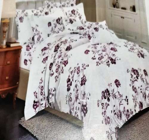COMFORTER 3PIECE STUNNING SET IN QUEEN* DARK PURPLE & WHITE** ITS ABSOLUTELY STUNNING***WOW*BARGAIN