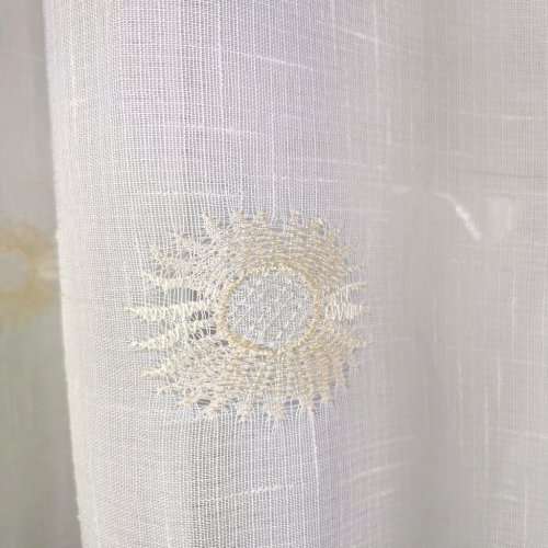 EMBROIDED SHEER EYELET ***STUNNING CURTAIN**WOW*** - 140 x 225cm*** VERY CLASSY AND SMART