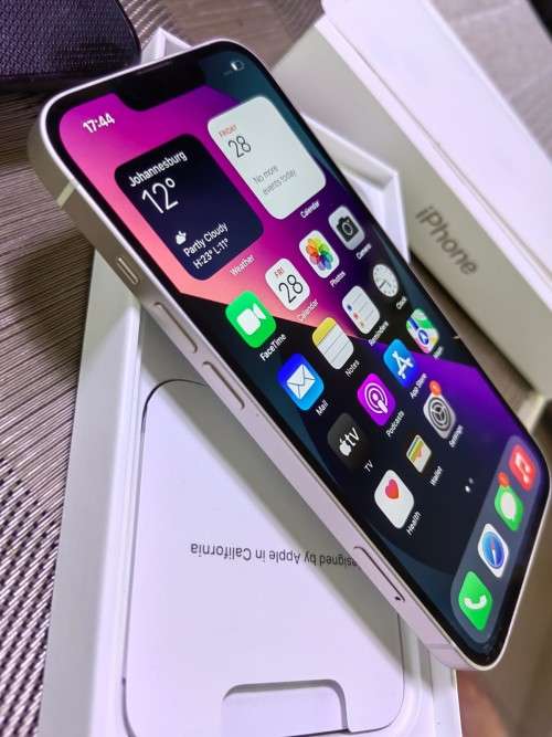 APPLE IPHONE 13...5G***BRAND NEW ***128 GB **starlight  COLOUR ***BARGAIN WOW