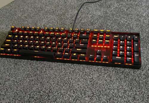 REDRAGON MECHANICAL GAMING KEYBOARD ***WOW ***BARGAIN**CUSTOM MECHANICAL SWITCHES