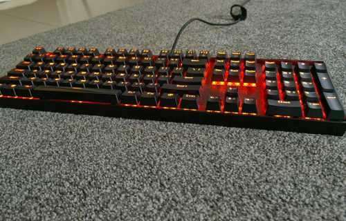 REDRAGON MECHANICAL GAMING KEYBOARD ***WOW ***BARGAIN**CUSTOM MECHANICAL SWITCHES