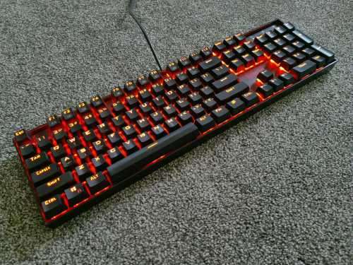 REDRAGON MECHANICAL GAMING KEYBOARD ***WOW ***BARGAIN**CUSTOM MECHANICAL SWITCHES