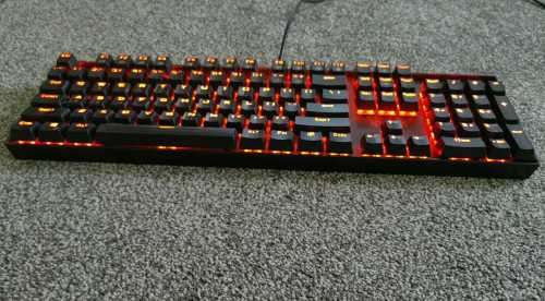 REDRAGON MECHANICAL GAMING KEYBOARD ***WOW ***BARGAIN**CUSTOM MECHANICAL SWITCHES