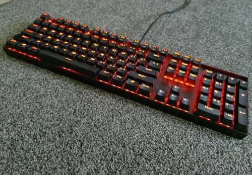REDRAGON MECHANICAL GAMING KEYBOARD ***WOW ***BARGAIN**CUSTOM MECHANICAL SWITCHES