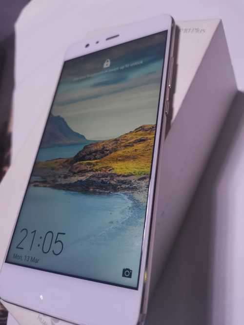 Huawei P10 Plus 128GB**6GB RAM**WOW***WITH  WITH DUAL LEICA CAMERA****BARGAIN  DAZZLING GOLD