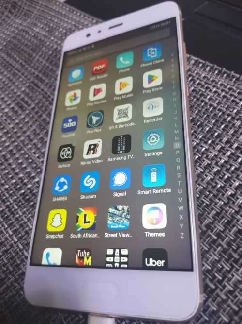 Huawei P10 Plus 128GB**6GB RAM**WOW***WITH  WITH DUAL LEICA CAMERA****BARGAIN  DAZZLING GOLD