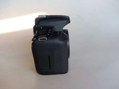 Canon EOS 77D DSLR, 24 Mega pixel