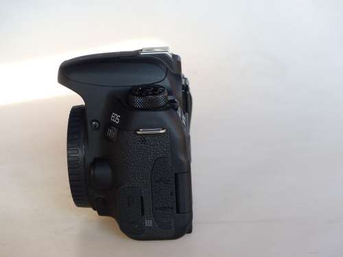 Canon EOS 77D DSLR, 24 Mega pixel