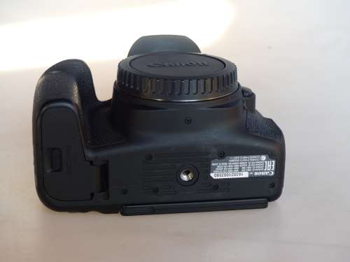 Canon EOS 77D DSLR, 24 Mega pixel