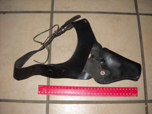 Holster Leather Gun Strap to Shoulder + Can fit on Belt