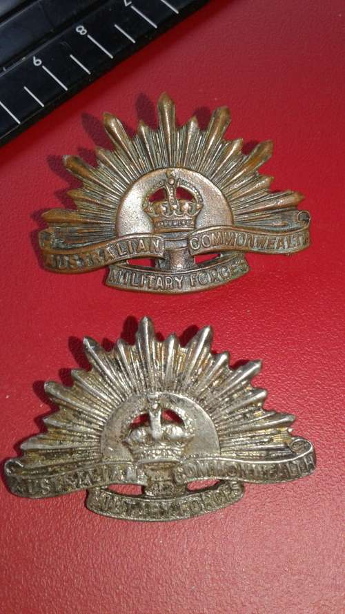 Australian Commonwealth Military Forces ( 2 Types Badges )