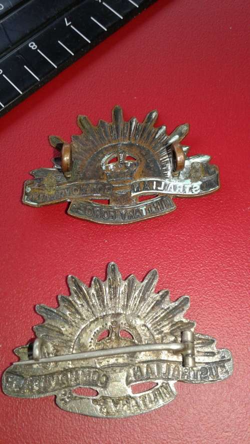 Australian Commonwealth Military Forces ( 2 Types Badges )