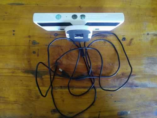 Xbox 360 console, 2 x controllers, kinect, 20 games