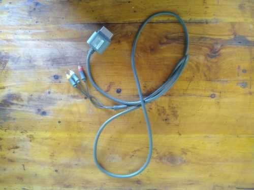 Xbox 360 console, 2 x controllers, kinect, 20 games