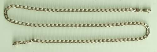9ct SOLID GOLD CHAIN, WEIGHT 19.1 Grams (0.62 OUNCES) 57.0cm LONG.