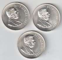 3 - 1967 (THEY LOOK) UNC SILVER R1`s    ENCAPSULATED.