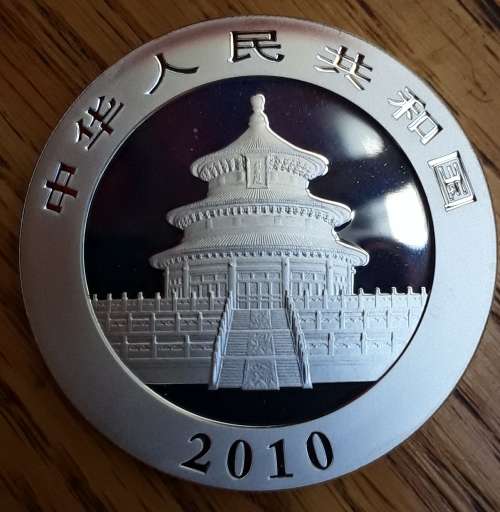 CHINA - 2010 UNC 10 YUAN SILVER PANDA, ONE OUNCE 0,999 SILVER. IN CAPSULE.