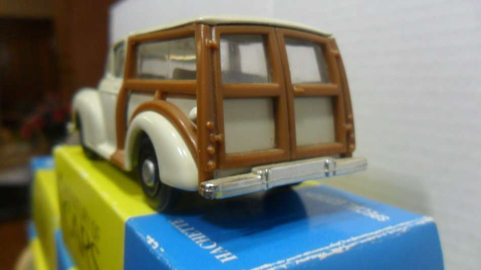 CORGI  1954 MORRIS TRAVELLER    " A CENTURY OF CARS SERIES "  MINT BOXED      .