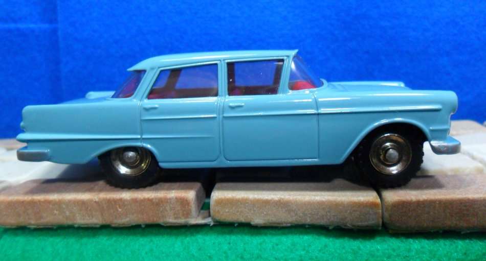 RARE STUNNING ATLAS DINKY NO 177  OPEL KAPITAN  [ BLUE  VERSION ] ABSOLUTELY MINT BOXED .