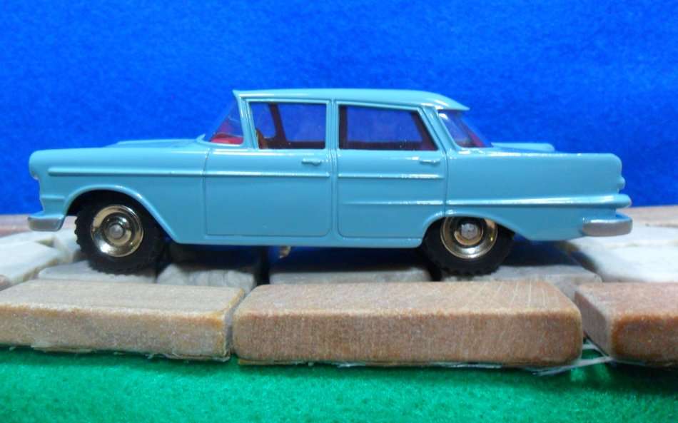 RARE STUNNING ATLAS DINKY NO 177  OPEL KAPITAN  [ BLUE  VERSION ] ABSOLUTELY MINT BOXED .