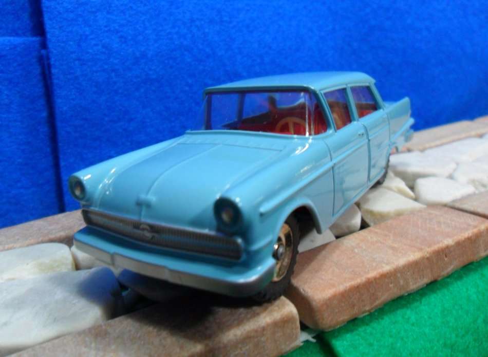 RARE STUNNING ATLAS DINKY NO 177  OPEL KAPITAN  [ BLUE  VERSION ] ABSOLUTELY MINT BOXED .